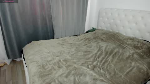 hotmorenaxxx online show from March 27, 10:16 am