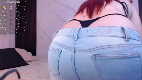 Snapshot of hotpawgmilf chatting on December 14, 5:51 am Sussy Bloom online show from December 14, 5:51 am