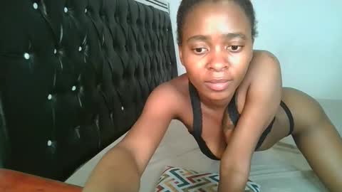 hottie_mistie online show from May 14, 9:09 pm