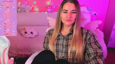 Ivanna and Jessica online show from March 9, 6:16 am