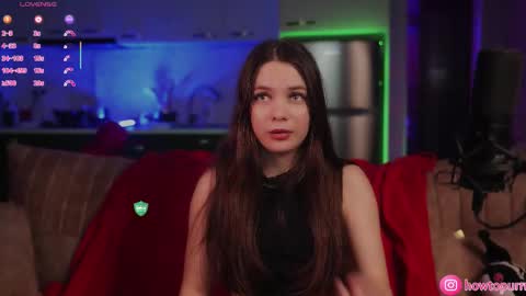 Mia online show from November 16, 5:35 pm