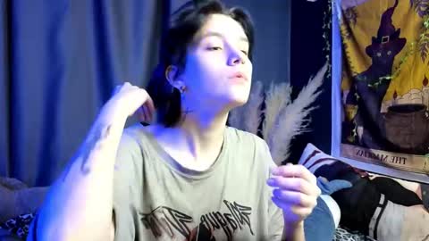 Hyeon Jin online show from February 9, 8:45 pm