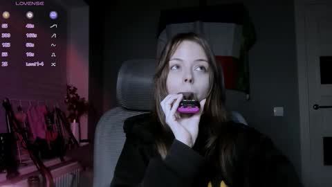 Miley. PVT open i have extra prices on nude show  online show from December 15, 10:48 pm