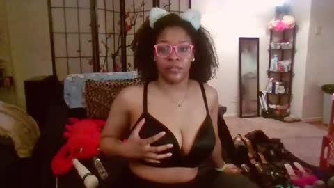  HysteriaHeels  online show from May 26, 3:39 am