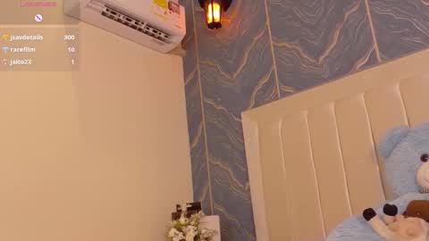 iam_nicolle online show from November 22, 3:48 pm