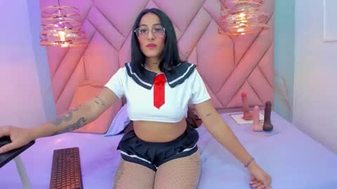 ibbie_ online show from February 24, 12:15 pm