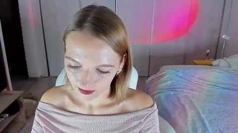 Nana online show from November 13, 4:50 pm