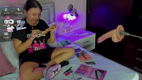 Snapshot of iliy_ chatting on February 8, 11:55 am ILY   online show from February 8, 11:55 am