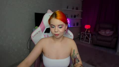 Roxy online show from May 26, 7:13 pm
