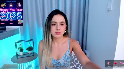 Snapshot of im_antonia chatting on January 11, 1:22 pm LUCY online show from January 11, 1:22 pm