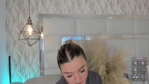 DAHLIA online show from December 3, 9:17 pm