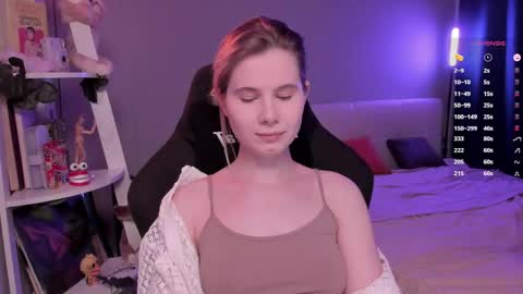 Mia online show from April 25, 1:41 pm