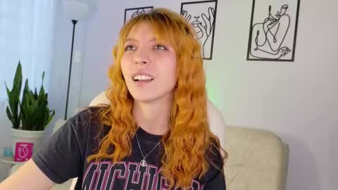 Snapshot of imsiennabellucci chatting on September 29, 9:20 pm Sienna online show from September 29, 9:20 pm