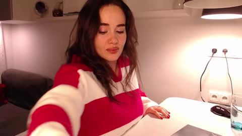 Lin online show from September 22, 7:34 pm