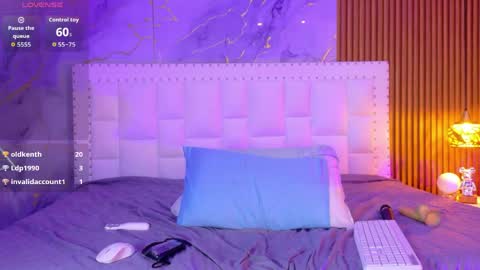 LITTLE AINHOA  online show from April 16, 9:50 pm