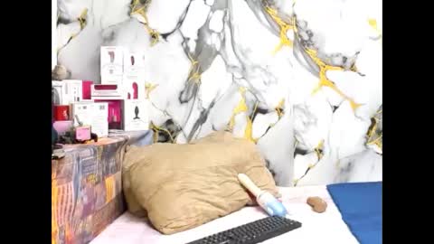 Lia online show from May 8, 4:27 am