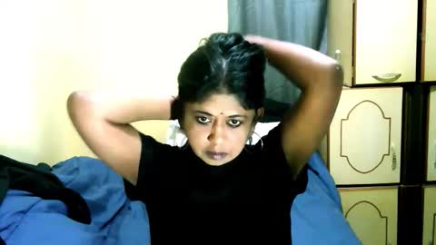 indianpleasures21 online show from May 4, 7:01 am