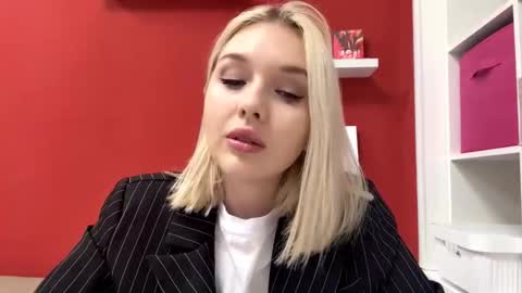 indiesimmons online show from March 17, 3:38 pm