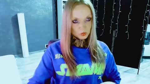 InesDesire online show from September 16, 7:27 am