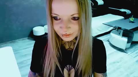 InesDesire online show from October 28, 8:20 am