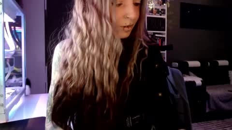 InesDesire online show from February 24, 7:20 am