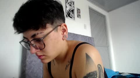 lyan onlyfans n linda online show from March 28, 4:17 pm