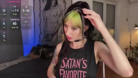 Xenia online show from December 3, 3:25 pm