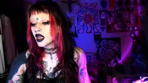 Insunnity666 online show from July 1, 8:08 pm