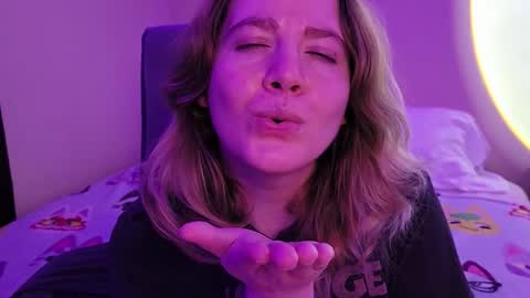 Faye online show from December 3, 8:28 am