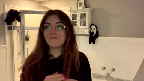 Snapshot of intothewoodswego chatting on October 27, 2:12 pm IntoTheWoodsWeGo online show from October 27, 2:12 pm
