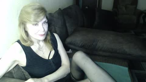 irenalegs online show from May 21, 5:16 am