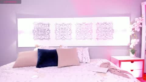 Iris Rosse online show from September 24, 9:25 pm