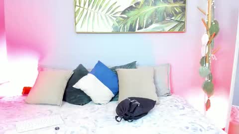 Iris Rosse online show from October 17, 5:16 pm