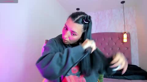 iris_77 online show from November 4, 4:45 pm