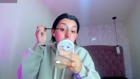 iris_77 online show from October 27, 6:57 pm