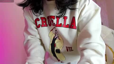 iris_77 online show from November 20, 11:11 am