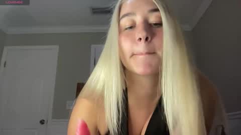 Snapshot of irispink1 chatting on October 14, 2:14 am Irispink1 online show from October 14, 2:14 am