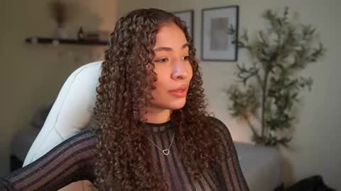 isa_____ online show from March 27, 9:04 pm