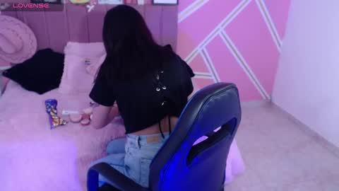 isabela online show from February 5, 8:34 pm