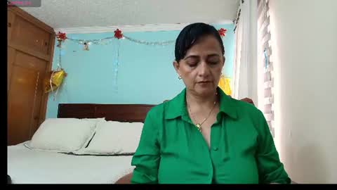 Isabeel Sofia online show from July 18, 7:38 pm