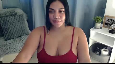 isabelateran online show from December 1, 8:00 pm