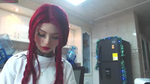Snapshot of isabella__dark chatting on December 24, 9:33 pm    online show from December 24, 9:33 pm
