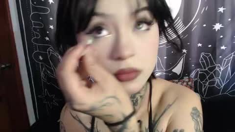 Snapshot of isabella__dark chatting on January 22, 9:11 pm    online show from January 22, 9:11 pm