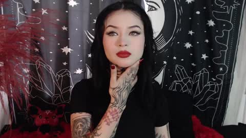 Snapshot of isabella__dark chatting on February 5, 8:25 pm    online show from February 5, 8:25 pm