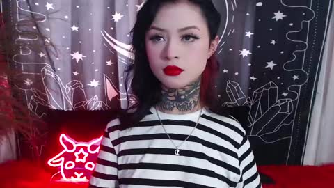 Snapshot of isabella__dark chatting on February 14, 7:33 pm    online show from February 14, 7:33 pm