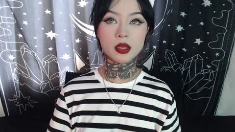 Snapshot of isabella__dark chatting on January 31, 8:22 pm    online show from January 31, 8:22 pm