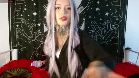 Snapshot of isabella__dark chatting on October 11, 10:56 pm    online show from October 11, 10:56 pm