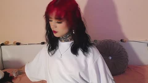 Snapshot of isabella__dark chatting on December 26, 10:31 pm    online show from December 26, 10:31 pm