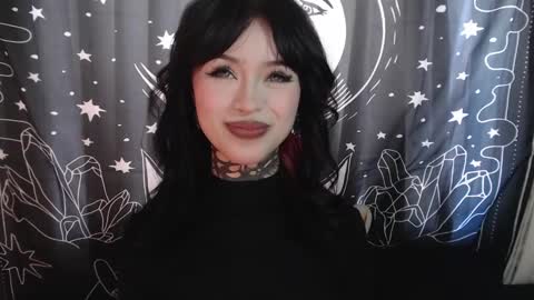 Snapshot of isabella__dark chatting on January 21, 7:28 pm    online show from January 21, 7:28 pm