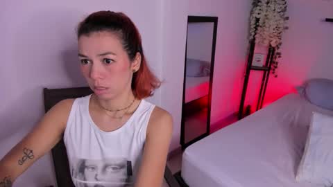 isabella online show from October 10, 4:01 pm